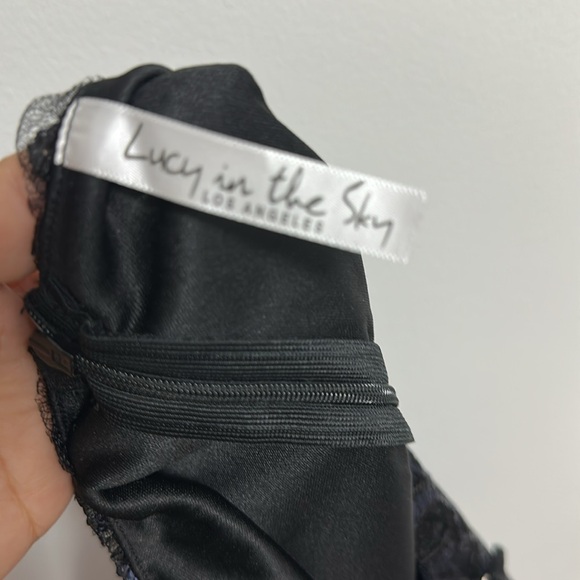 Lucy in the sky - Picture 6 of 6